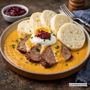 Svíčková na smetaně s domácím houskovým knedlíkem