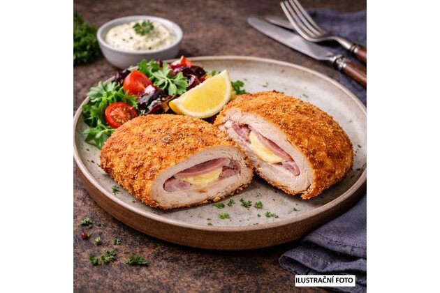 Smažený řízek plněný šunkou a sýrem